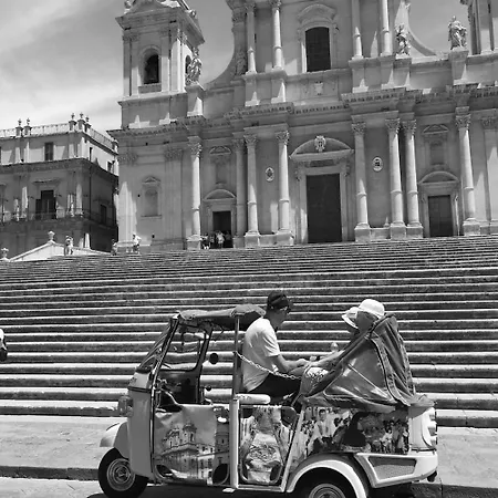 Casapiuholidaysicilia - Adults Only 5* Noto
